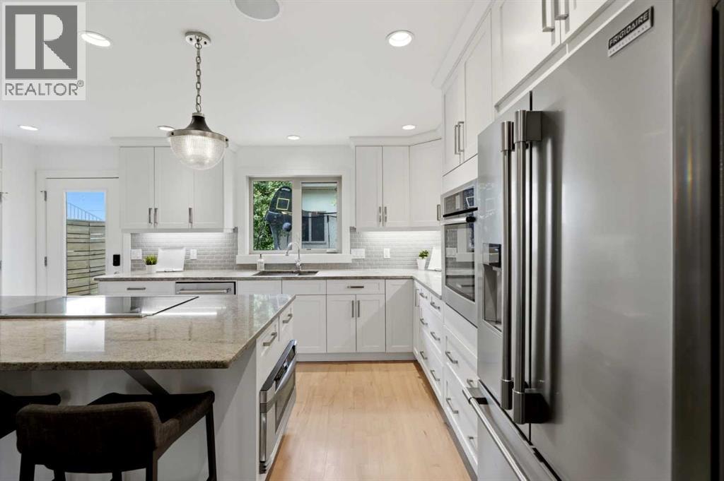 2040 31 Avenue SW — photo 19