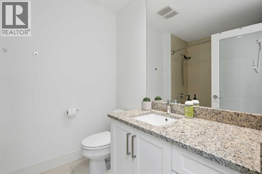 2040 31 Avenue SW — photo 35