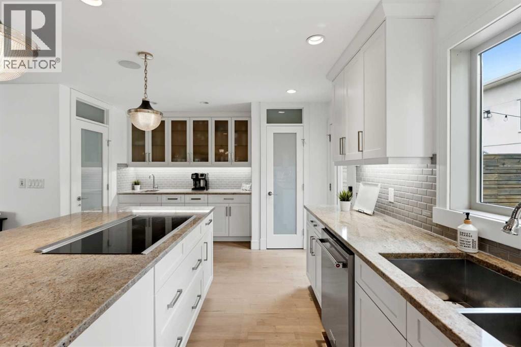2040 31 Avenue SW — photo 20
