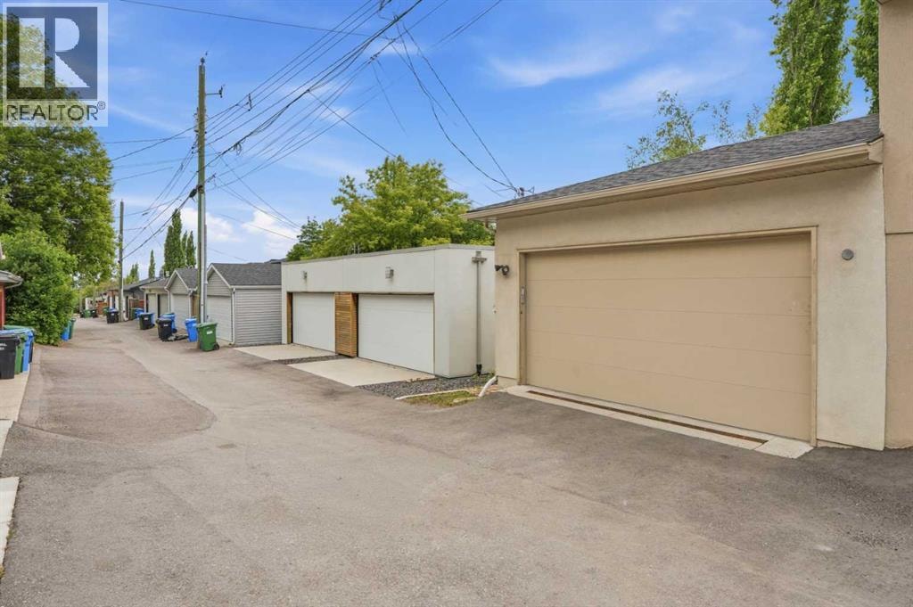 2040 31 Avenue SW — photo 47