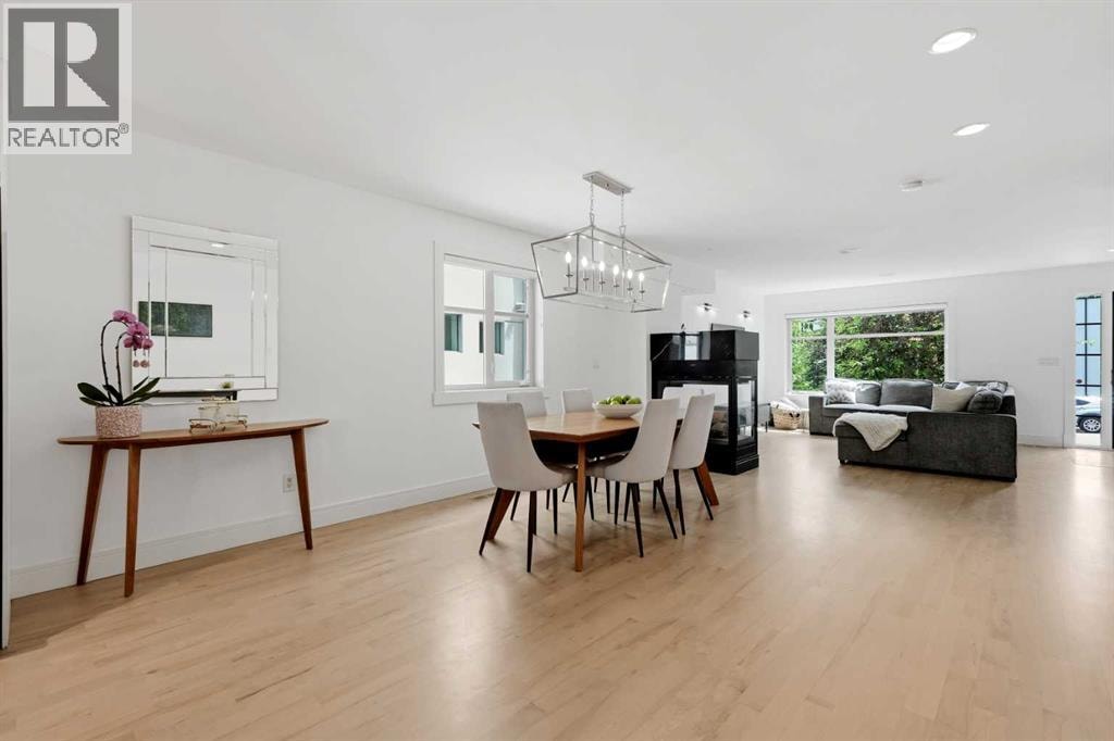 2040 31 Avenue SW — photo 9