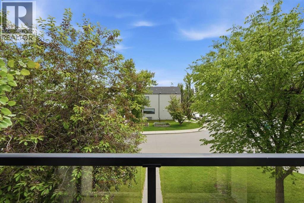 2040 31 Avenue SW — photo 28