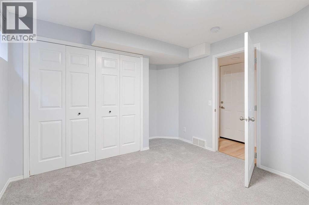 173 Copperfield Gardens SE — photo 41