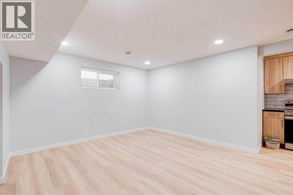 173 Copperfield Gardens SE — photo 37