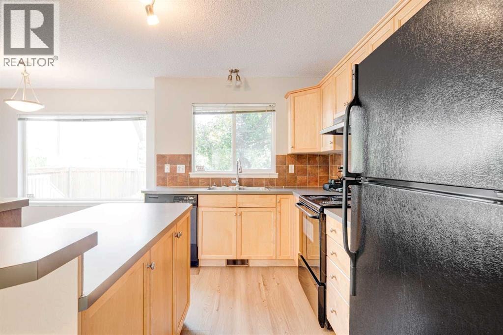 173 Copperfield Gardens SE — photo 11