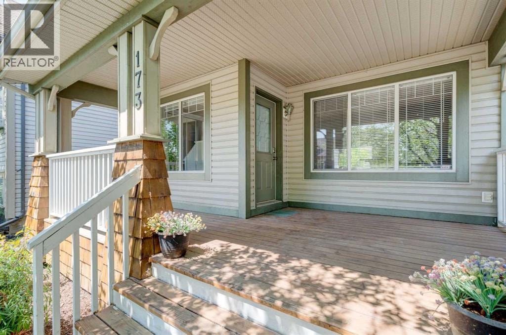 173 Copperfield Gardens SE — photo 3