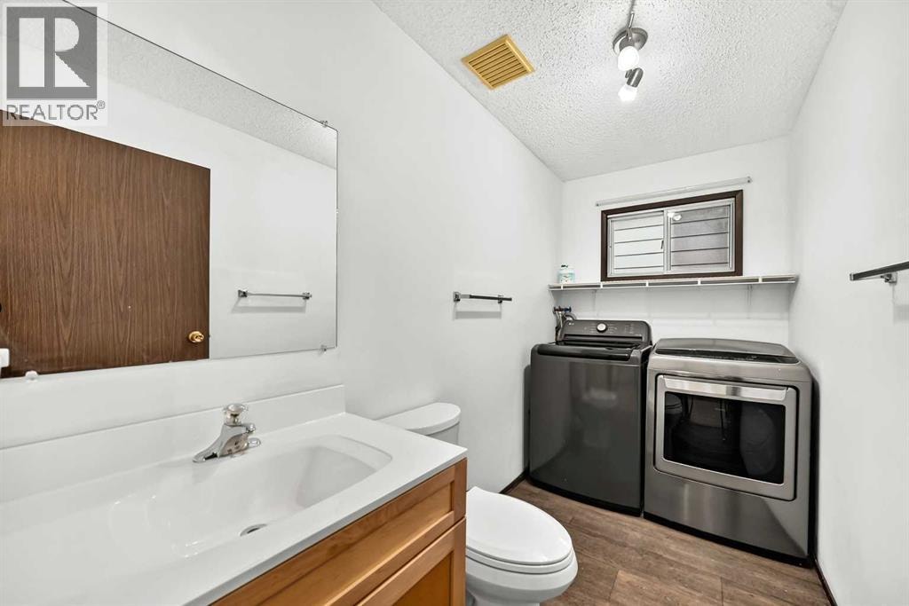 4331 72 Street NW — photo 13
