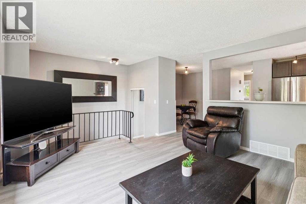 7828 20A Street SE — photo 5