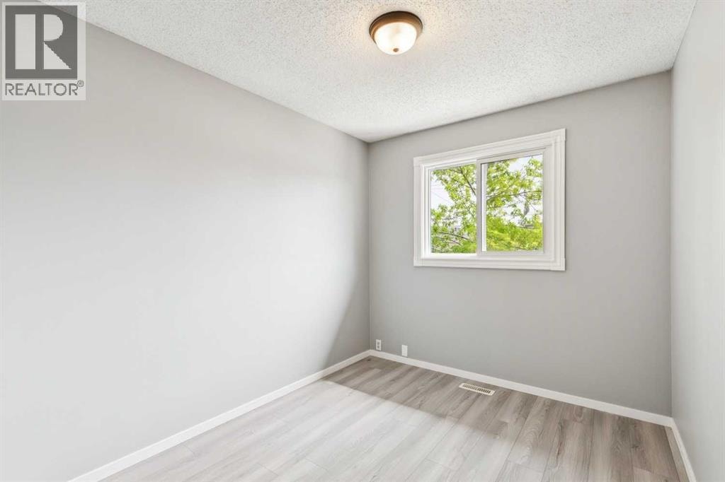 7828 20A Street SE — photo 13