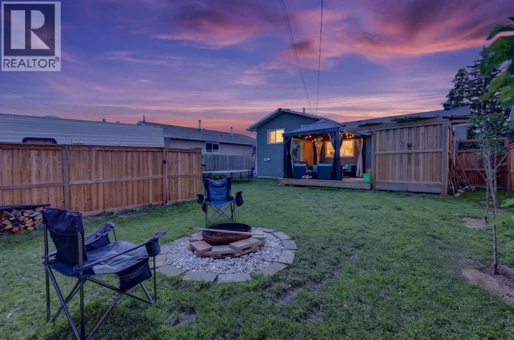 24 Penworth Crescent SE — photo 33