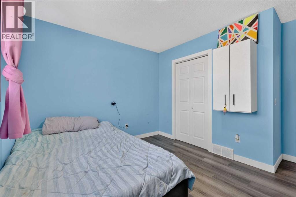 24 Penworth Crescent SE — photo 23