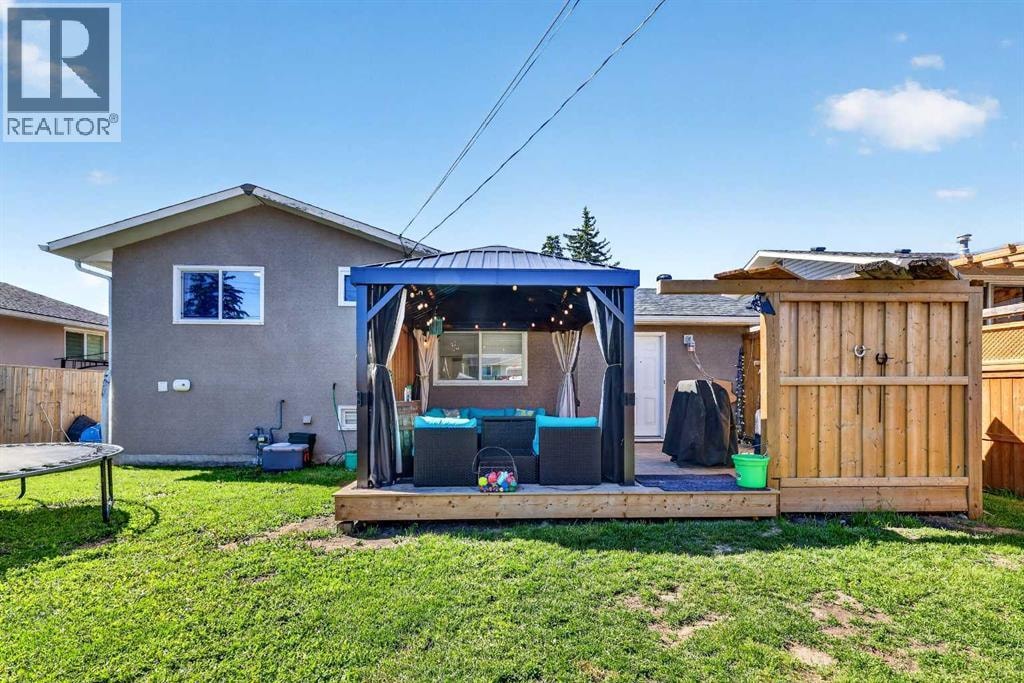 24 Penworth Crescent SE — photo 38