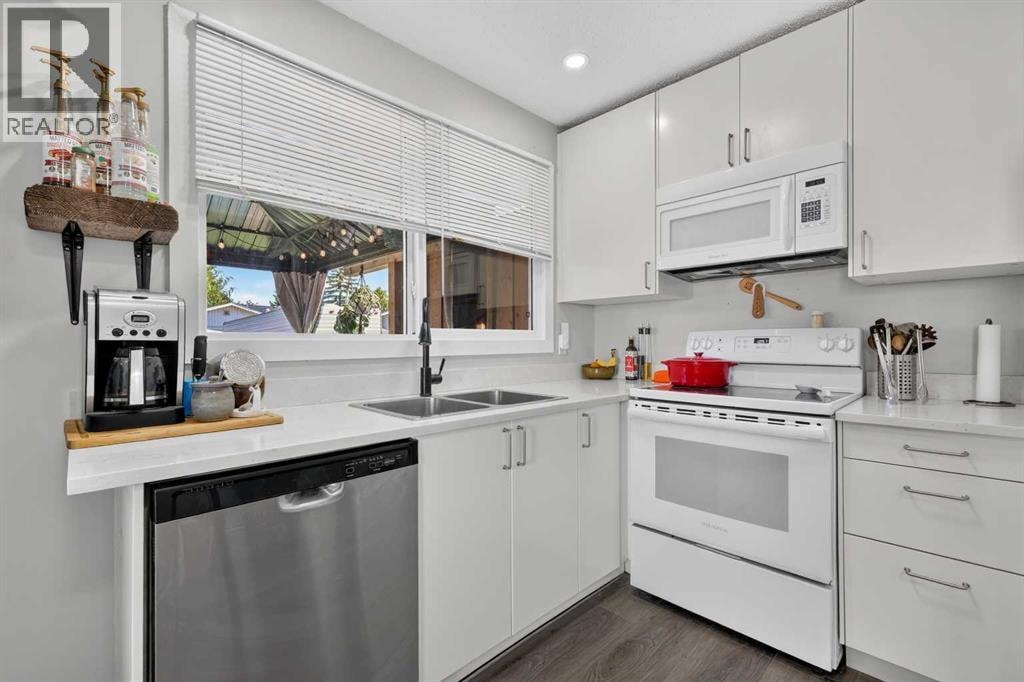24 Penworth Crescent SE — photo 14