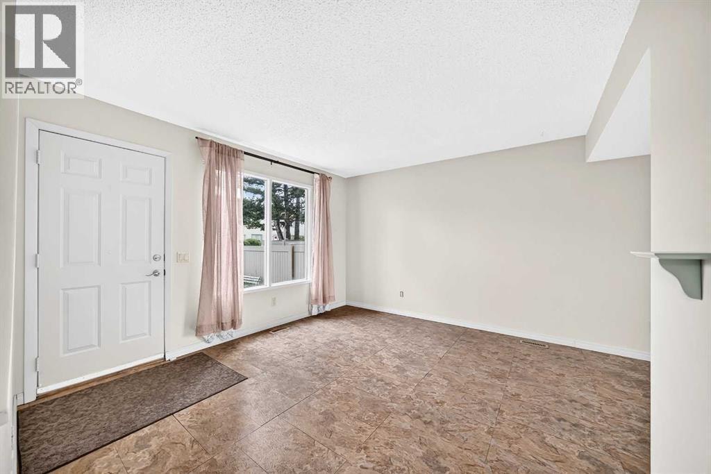 222, 406 Blackthorn Road NE — photo 17