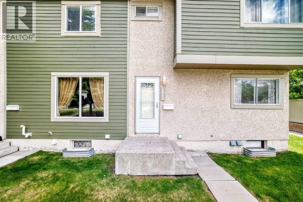 222, 406 Blackthorn Road NE — photo 4