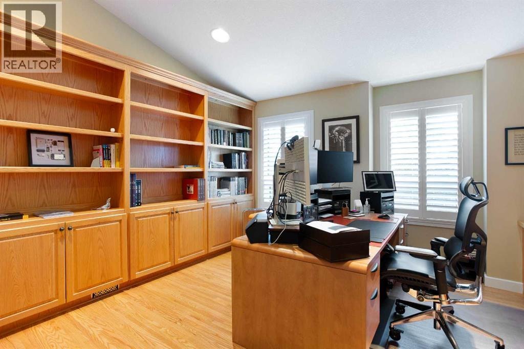 5028 Vanstone Crescent NW — photo 14