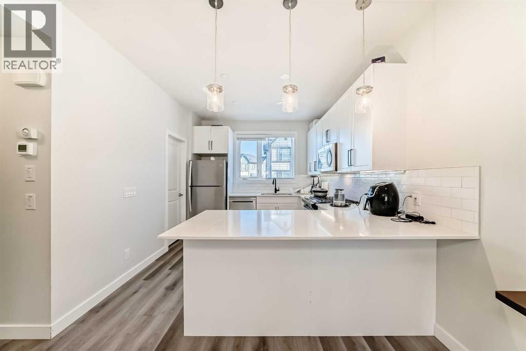 30 Evanscrest Park NW — photo 2