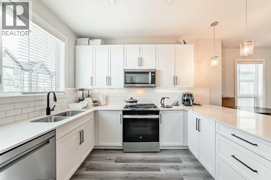 30 Evanscrest Park NW — photo 4