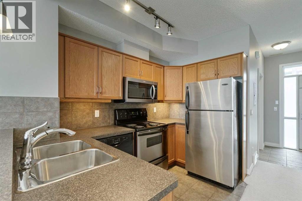 14, 133 Rockyledge View NW — photo 3