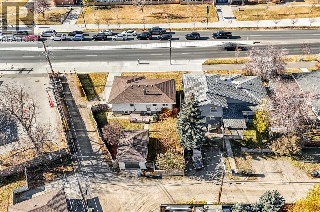 3452 37 Street SW — photo 20