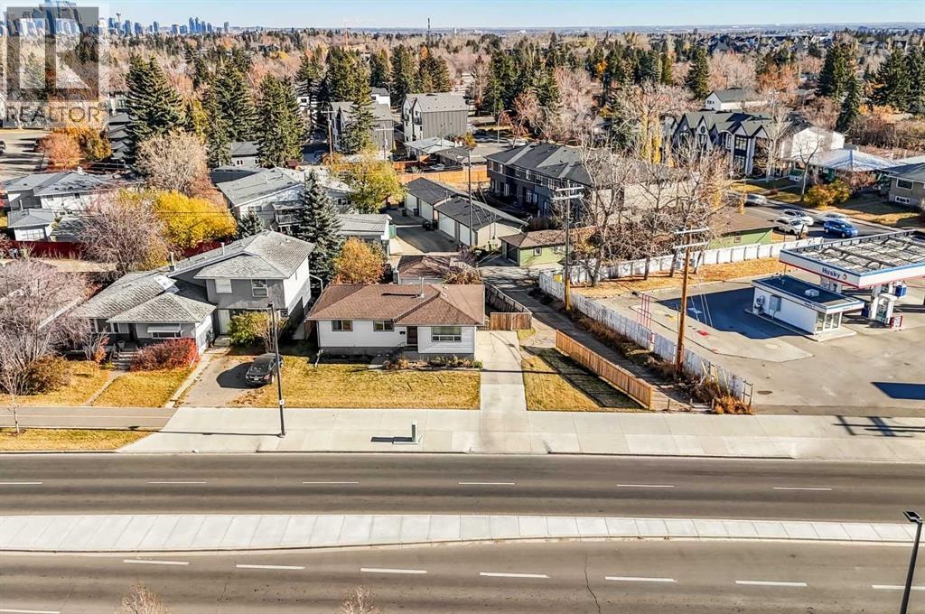 3452 37 Street SW — photo 25