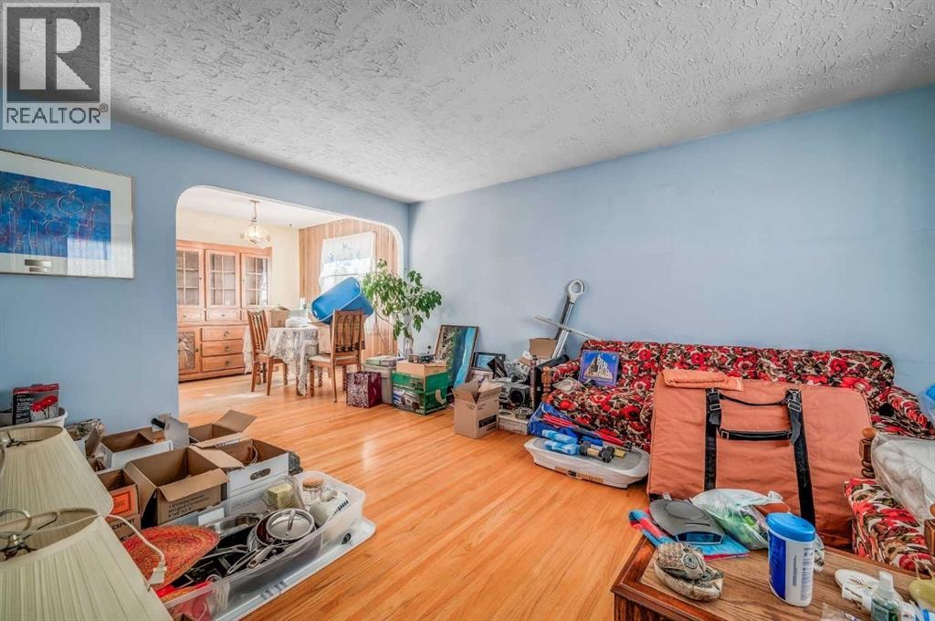 3452 37 Street SW — photo 8