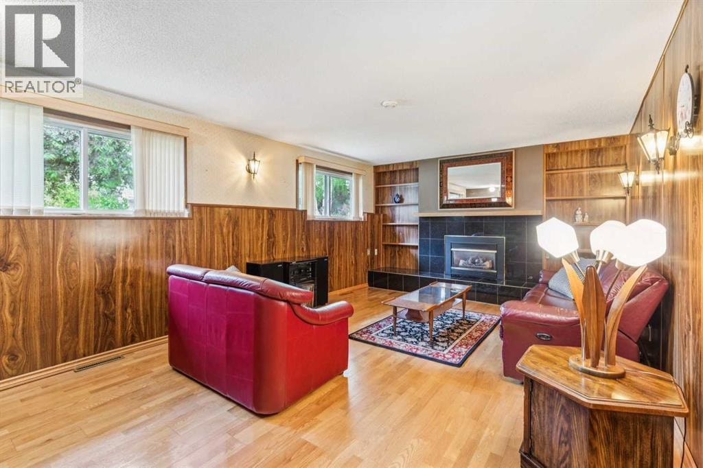 5036 Vallance Crescent NW — photo 12