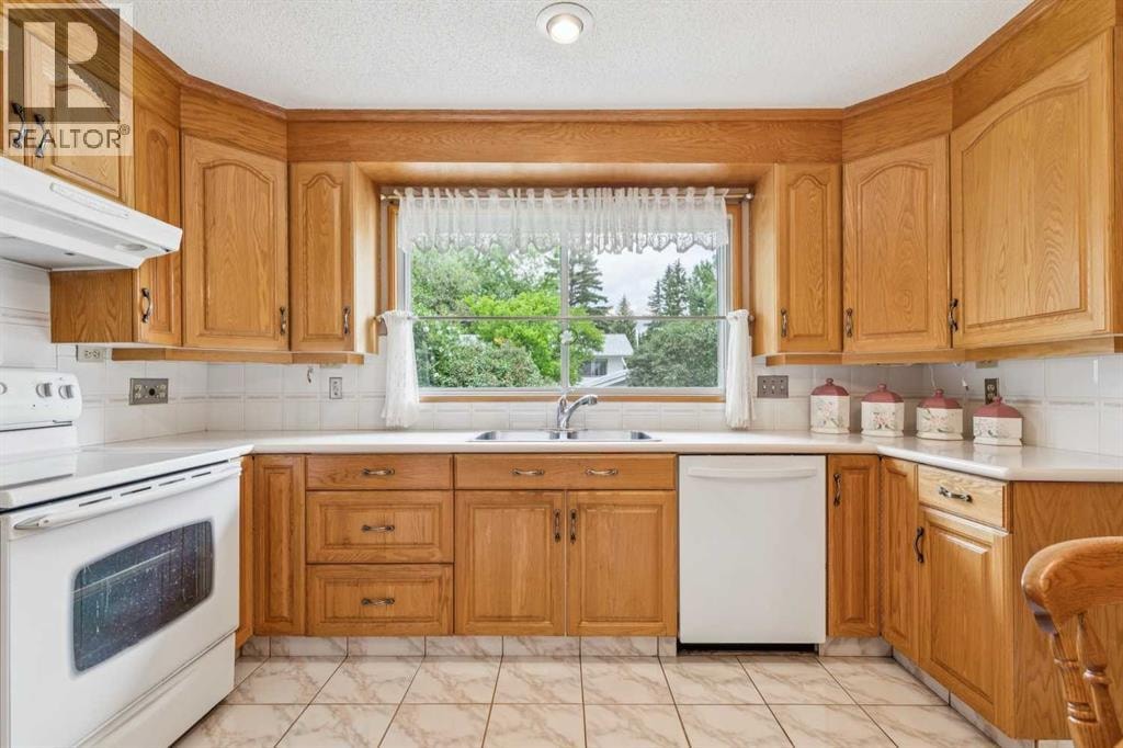 5036 Vallance Crescent NW — photo 10