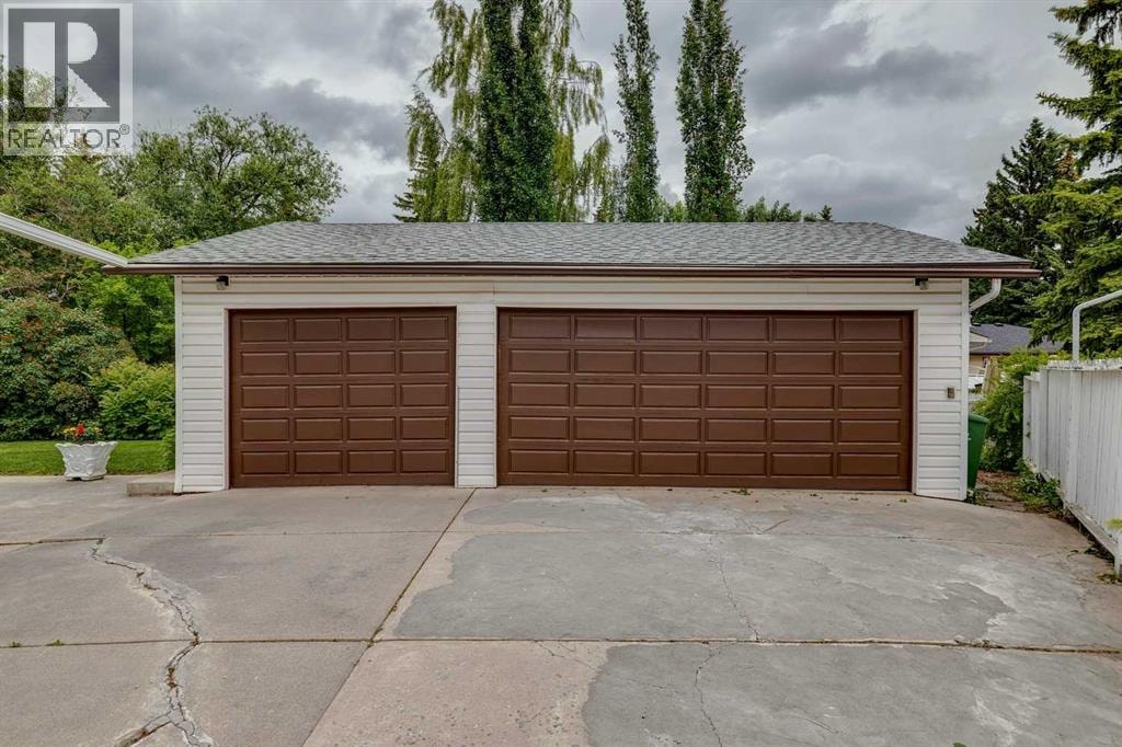 5036 Vallance Crescent NW — photo 31