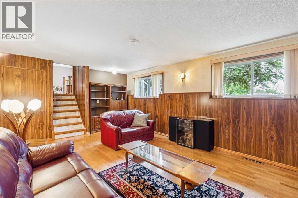 5036 Vallance Crescent NW — photo 14
