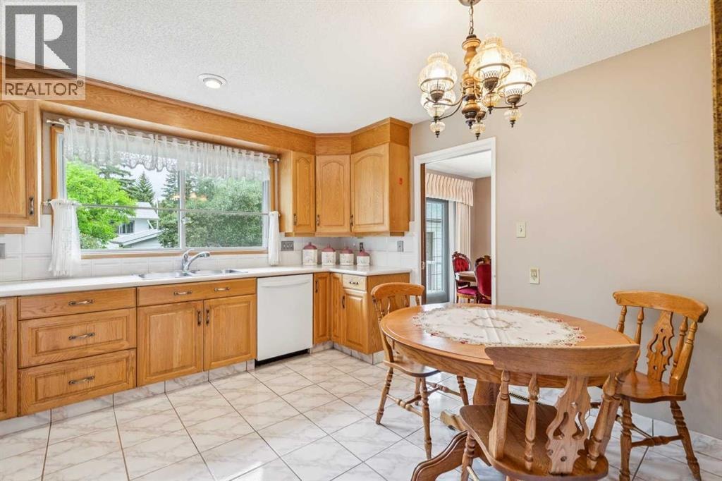 5036 Vallance Crescent NW — photo 9
