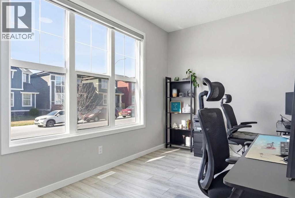 44 Amblefield Avenue NW — photo 3