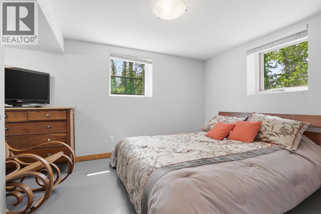 34 Oak Avenue — photo 22