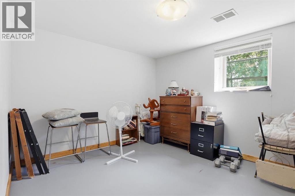 34 Oak Avenue — photo 24