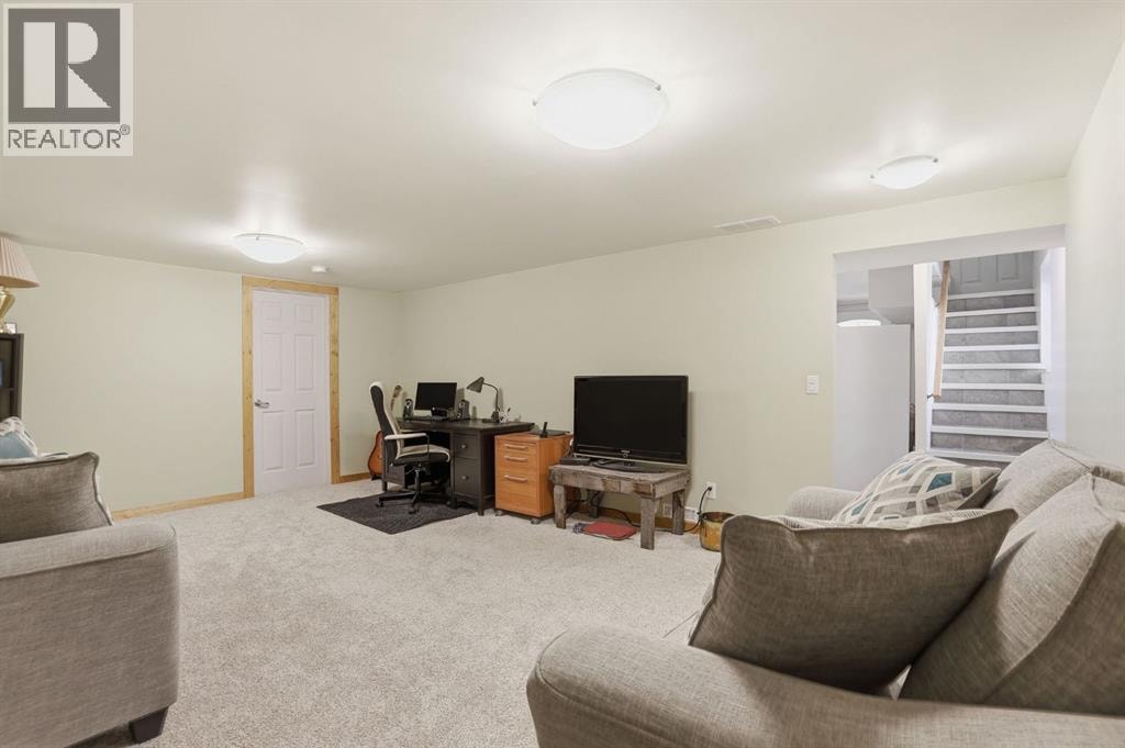 34 Oak Avenue — photo 25