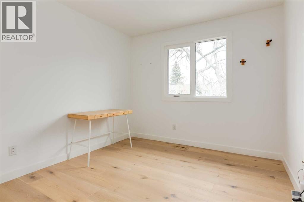 256 Point Mckay Terrace NW — photo 31