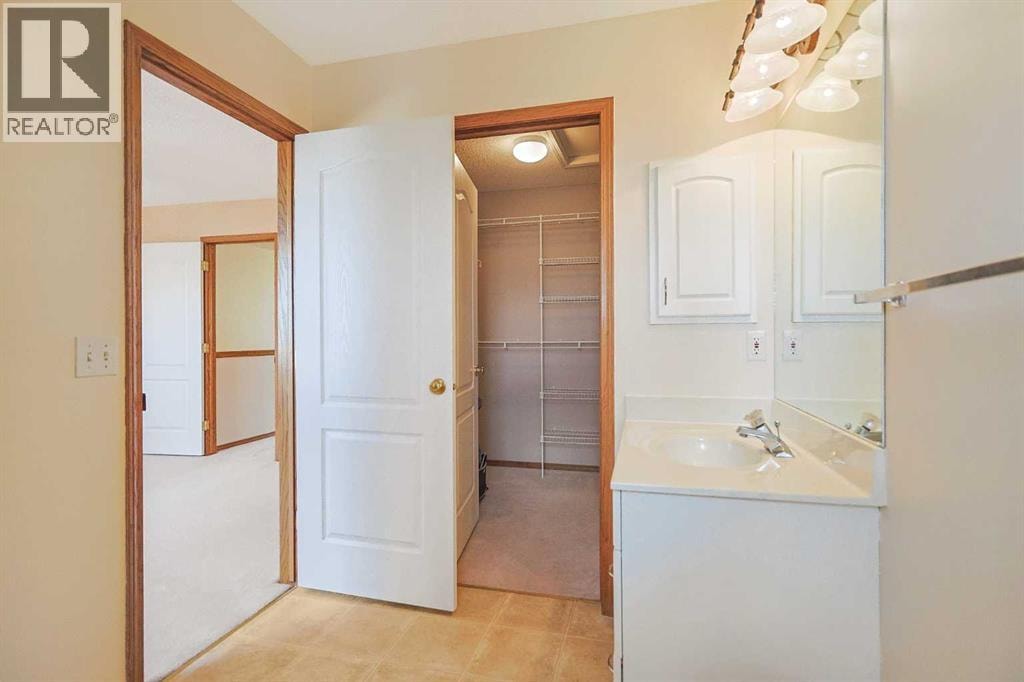 78 Hamptons Link NW — photo 19