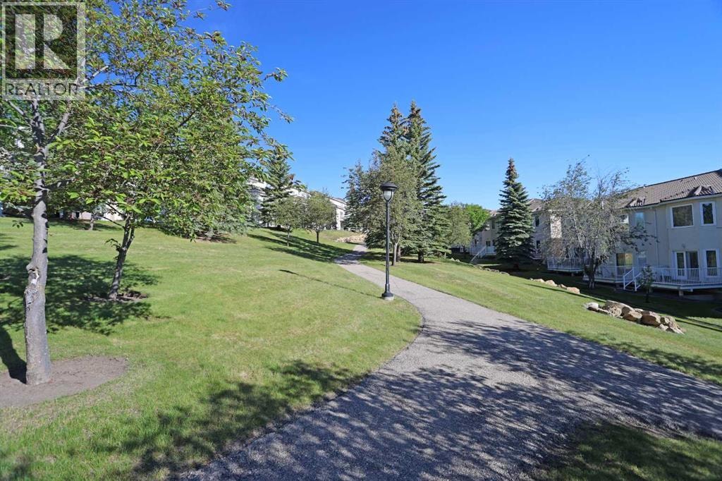 78 Hamptons Link NW — photo 34