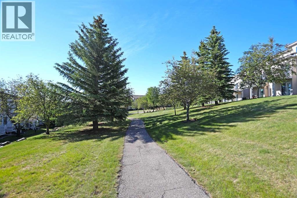 78 Hamptons Link NW — photo 31