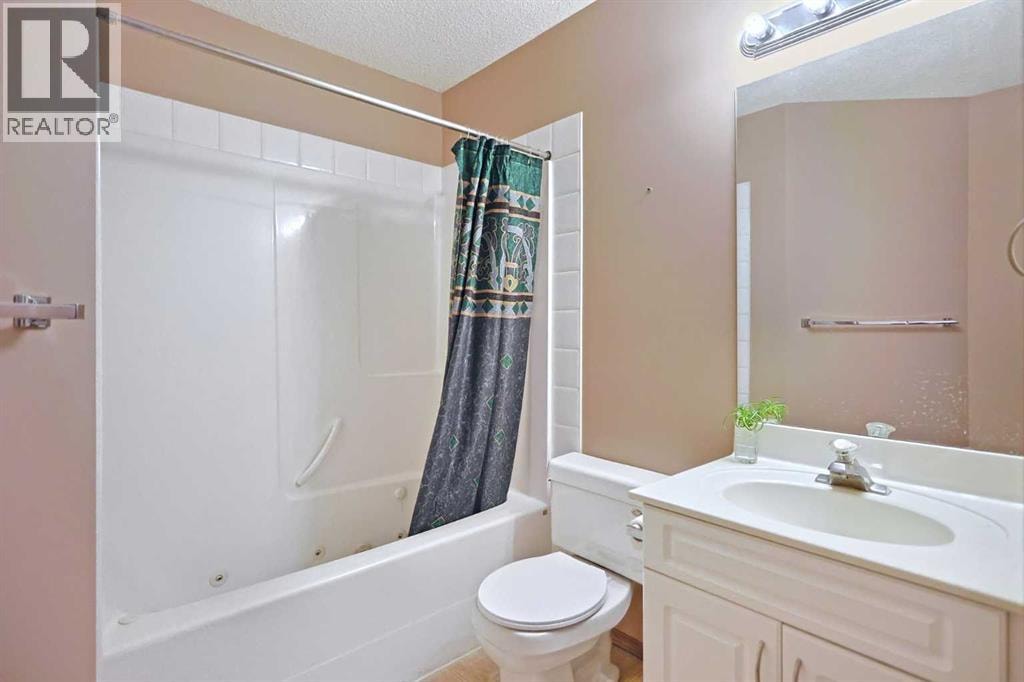 78 Hamptons Link NW — photo 21