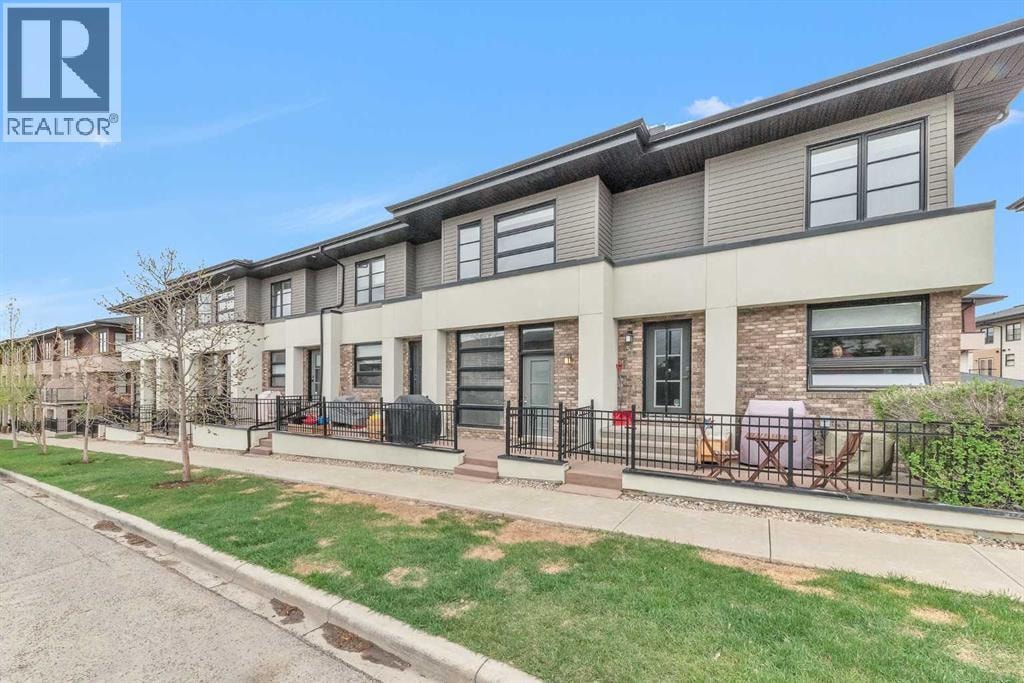 55 Aspen Hill Green SW — photo 2