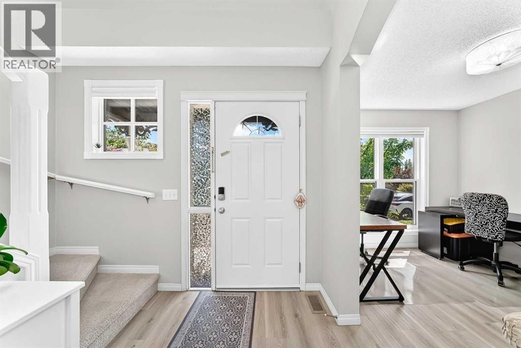 94 Tuscany Ridge Common NW — photo 3