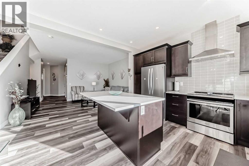 615 Kingsmere Way SE — photo 7