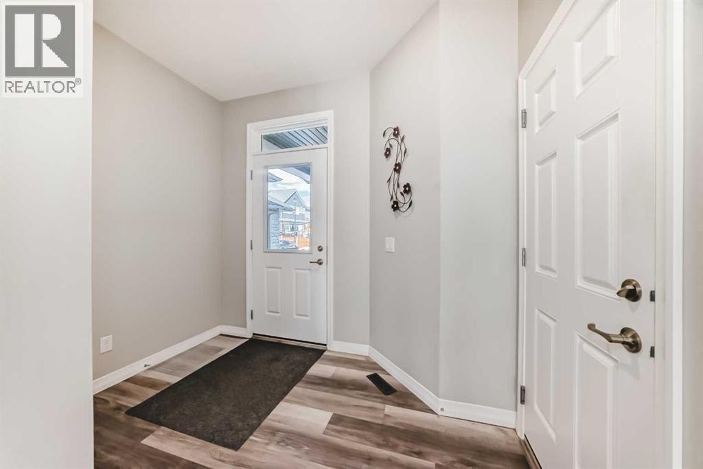 615 Kingsmere Way SE — photo 3