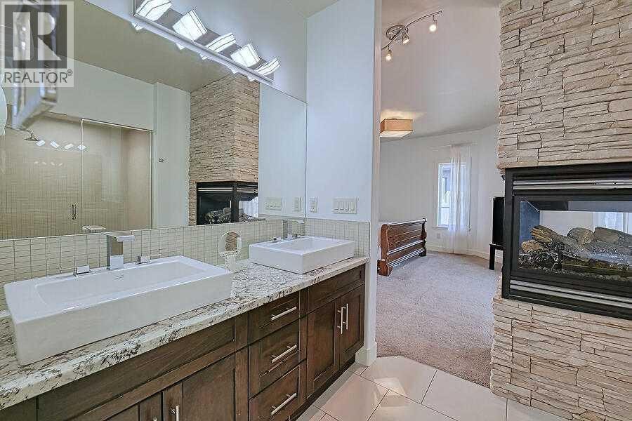 16 Rockcliff Point NW — photo 39