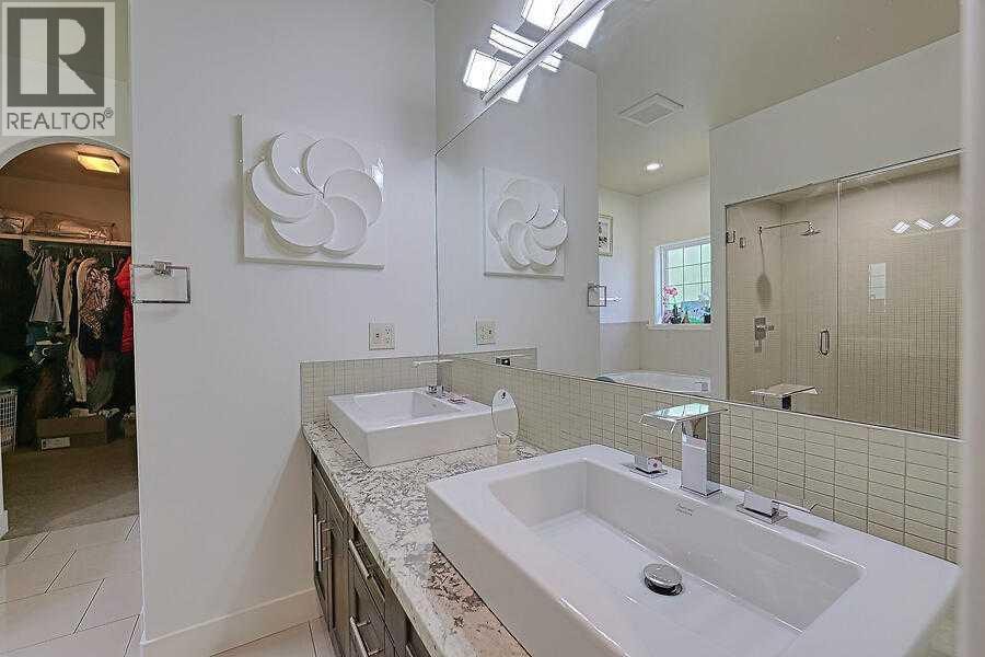 16 Rockcliff Point NW — photo 37