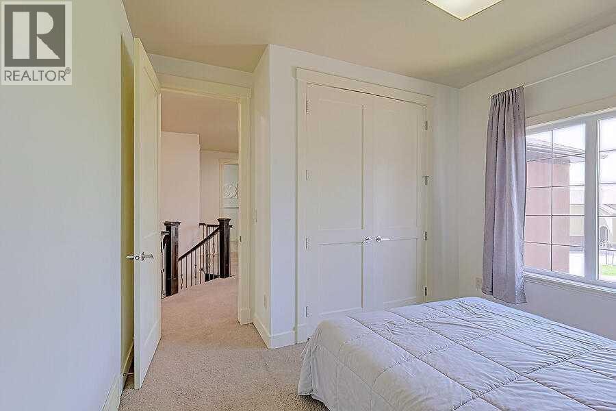 16 Rockcliff Point NW — photo 29
