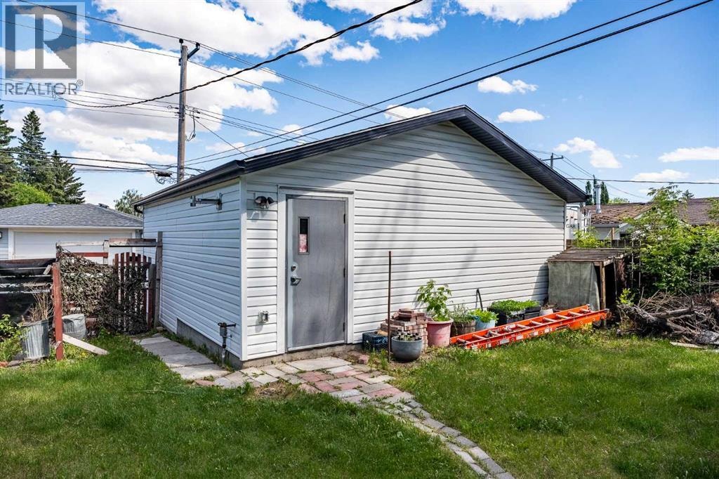 9020 Fairmount Drive SE — photo 31