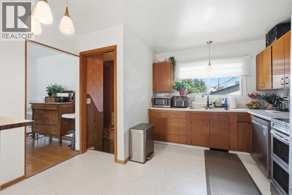 9020 Fairmount Drive SE — photo 11