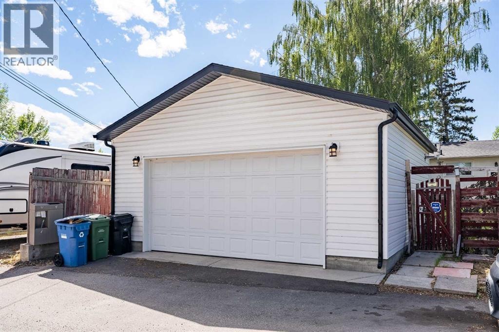 9020 Fairmount Drive SE — photo 34